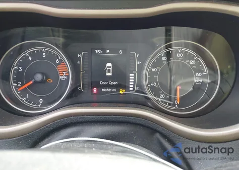 2018 Jeep Cherokee Latitude Fwd from USA, damaged, VIN 1C4PJLCB8JD553368